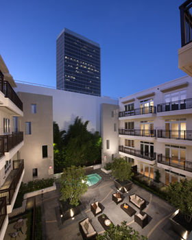 Oakwood Miracle Mile Los Angeles